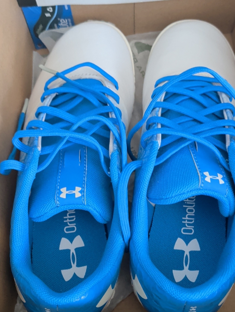 Under Armour Magnetico Select, White/blue Turf cleats 5.5Y - New, Never Worn